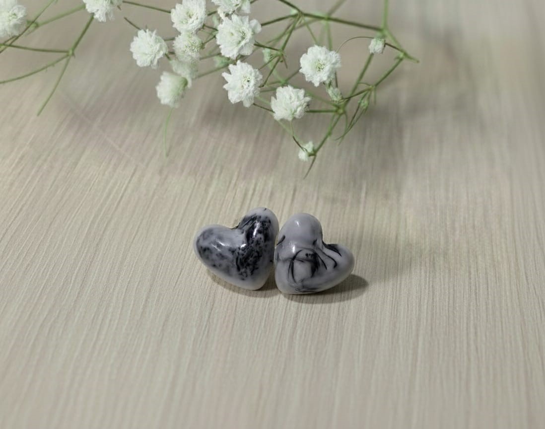 Marble Heart Resin Stud Earrings - Image 2